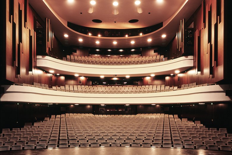 🎭 괴테 광장 극장 (테아터 암 괴테플라츠)